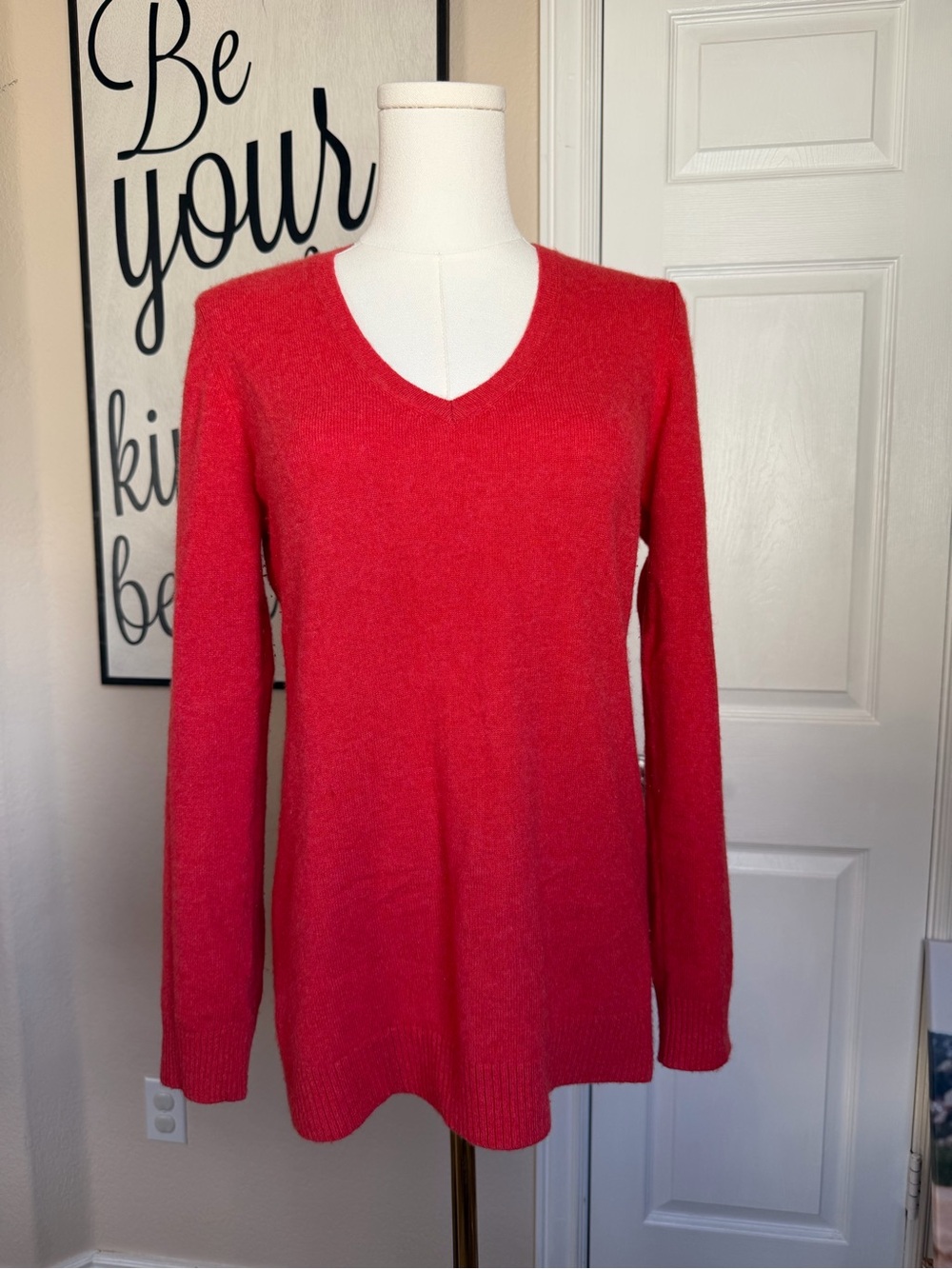 L.L.Bean 100% Cashmere V-Neck Sweater Medium Orange